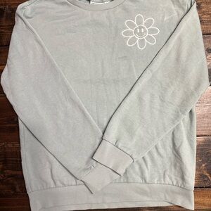 Epic Threads Light Gray Sweatshirt